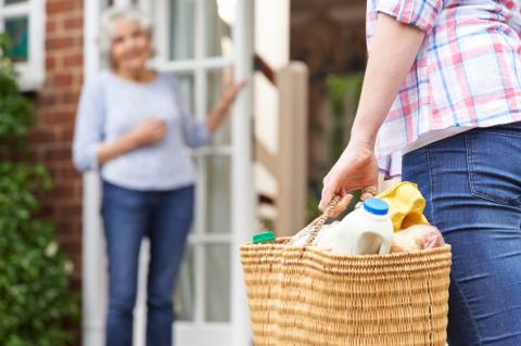 24 Stunden Pflege Mit Unterstutzung Aus Osteuropa Gute Idee Oder Illegal Famplus